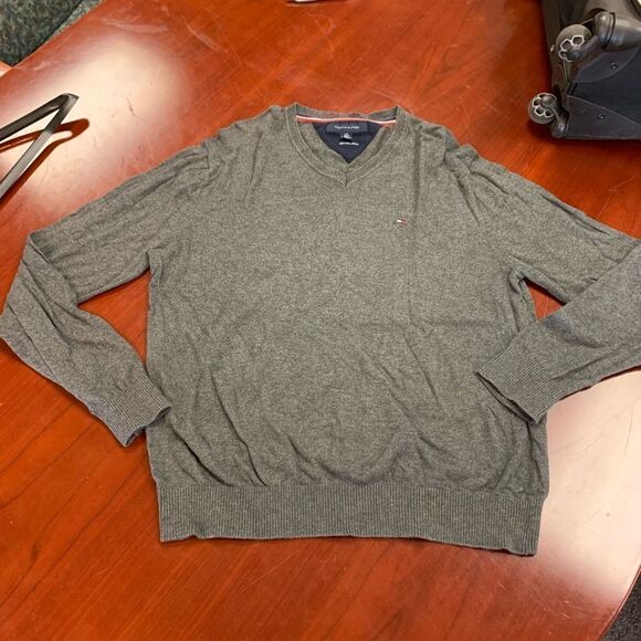 Tommy Hilfiger Classic Soft V-Neck Sweater sz L - Picture 1 of 4